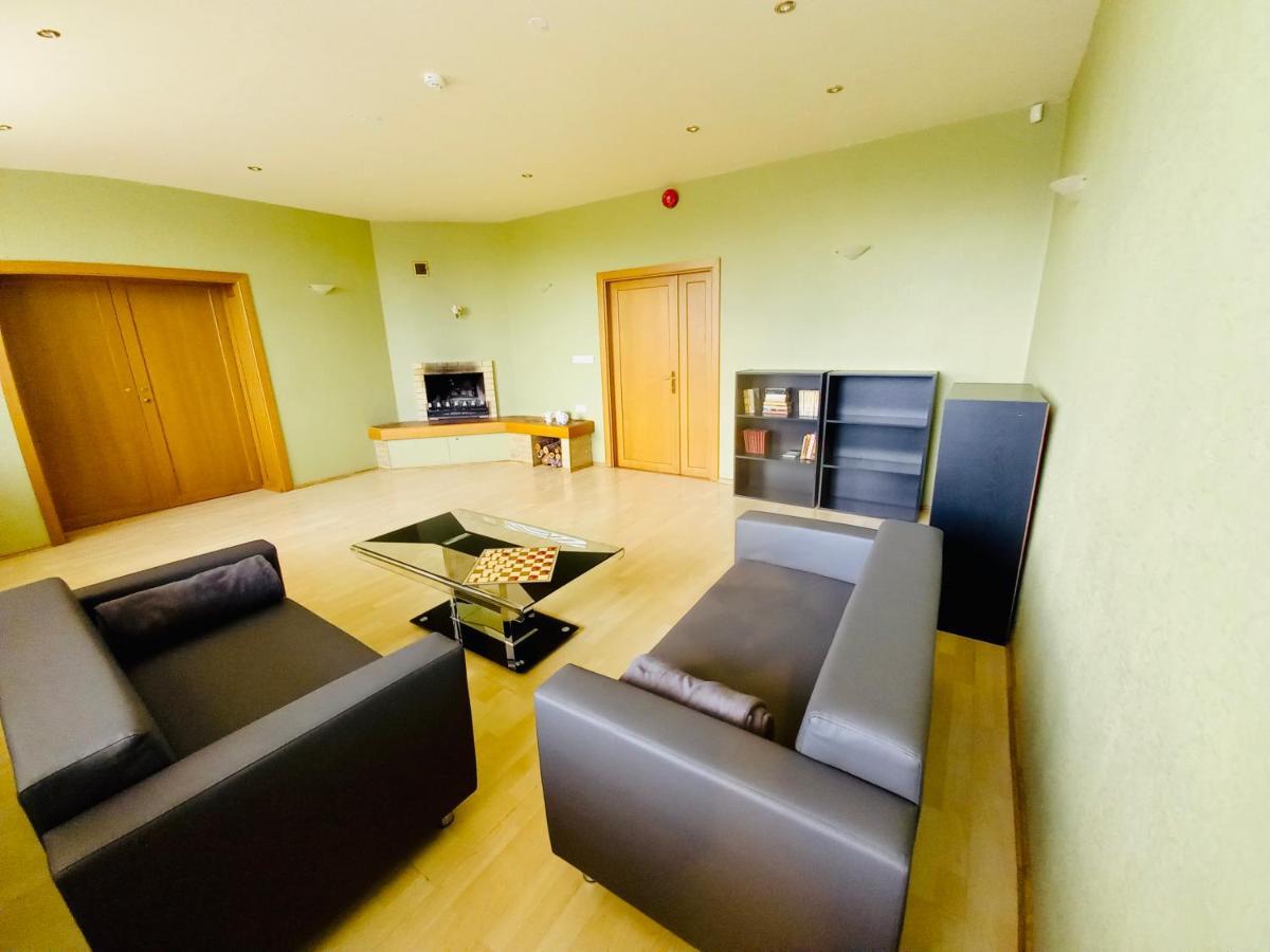 Aizpute Hostelis R27 מראה חיצוני תמונה
